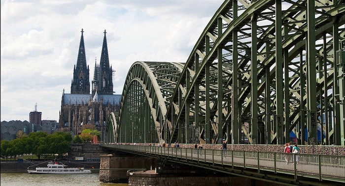 Des migrants se convertissent au christianisme pour rester en Allemagne